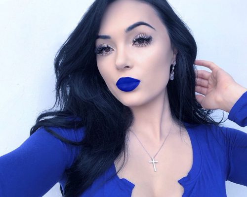 Sanda Popa flaunting blue lipstick